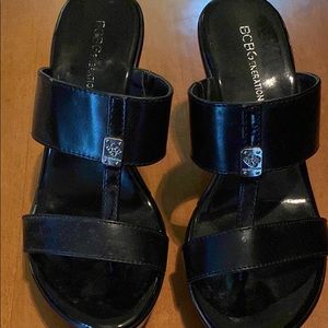 BCBGENERATION Black Thong wedges